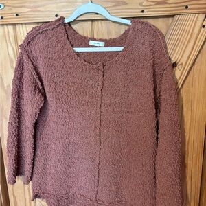 Textured oversized sweater in dark pink